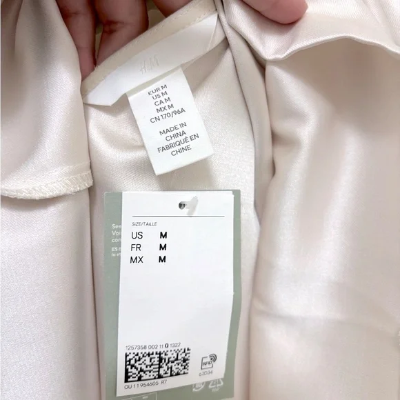 NWT H&M Dress With Low-Cut Back - Picture 8 of 9